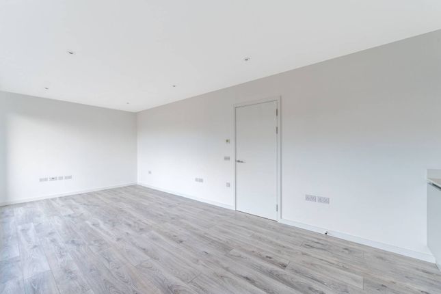 Thumbnail Flat to rent in Calum Court, Central Purley, Purley