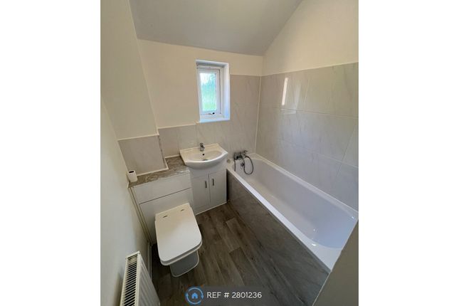 19, Bowlingfield, Ingol, Preston photo 3