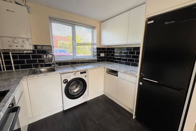 127, Oaktree Crescent, Bristol photo 4