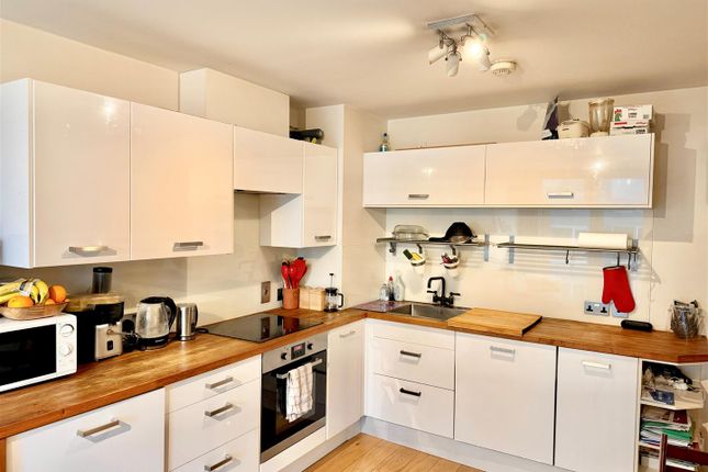 Flat for sale in Salamanca Place, London