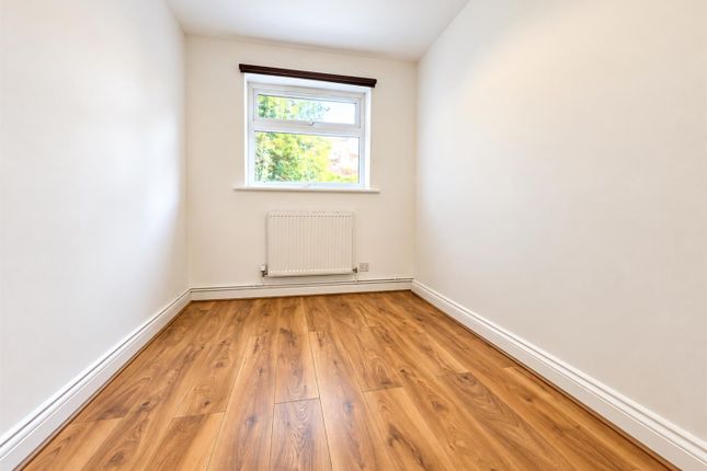 Burns Drive, Hemel Hempstead photo 5