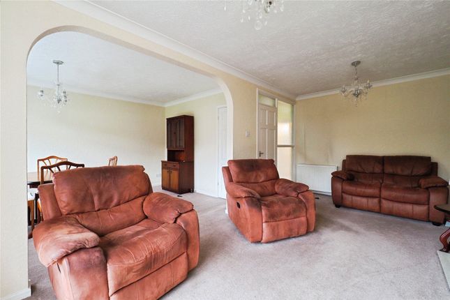 4, Alexander Close, Nottingham photo 2