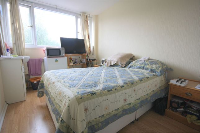 Thumbnail Room to rent in Park Road, Stanwell, Staines