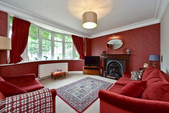30 Holloways Lane, Welham Green photo 4