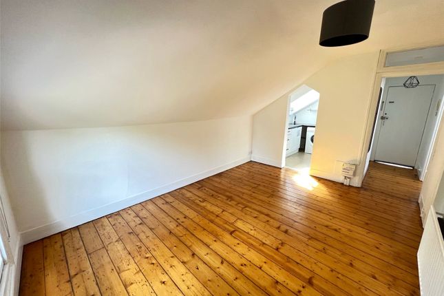 Flat 3, 65, Wood Street, Barnet photo 4