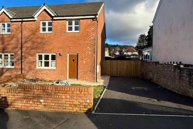 3-bed house on 10b, NEATH, £1,200/mo