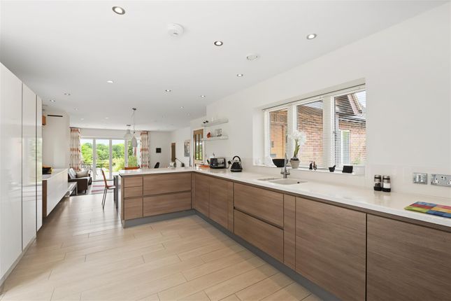 1B, Oakwood Drive, Harpenden photo 3