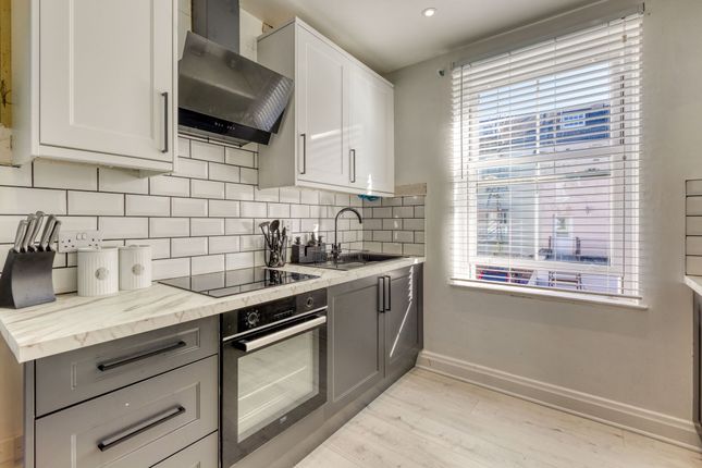 Flat 2b, 75 New Street, Jersey photo 4