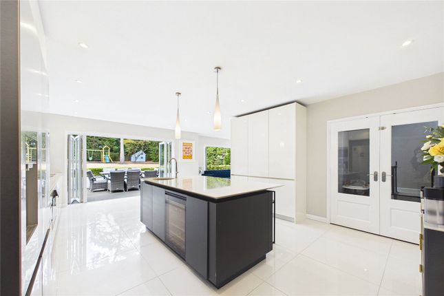29, Parkway, Surrey photo 4