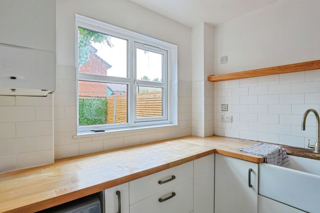 39, Taverner Close, Dorset photo 3