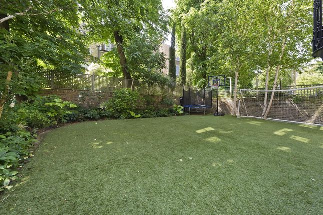 Link-detached house to rent in Oxford Gardens, London