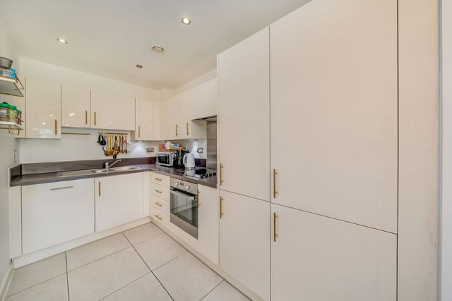 Flat 50, Mandara Place, Yeoman Street, London photo 3