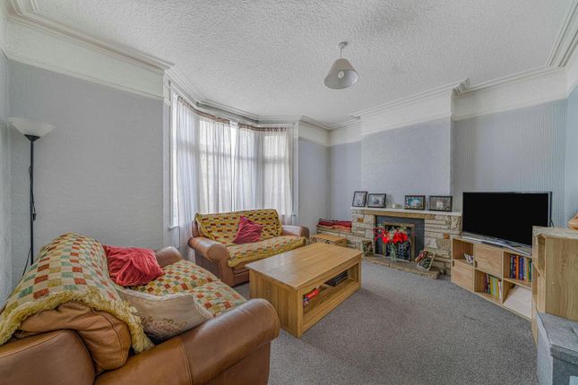 39, The Brent, Dartford photo 2