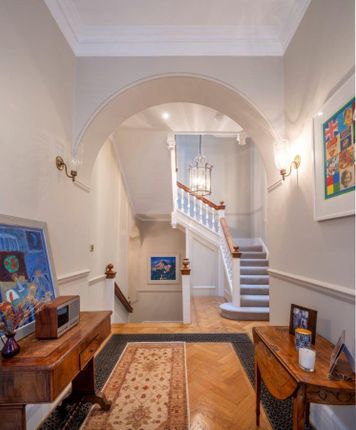4, Gainsborough Gardens, London photo 4