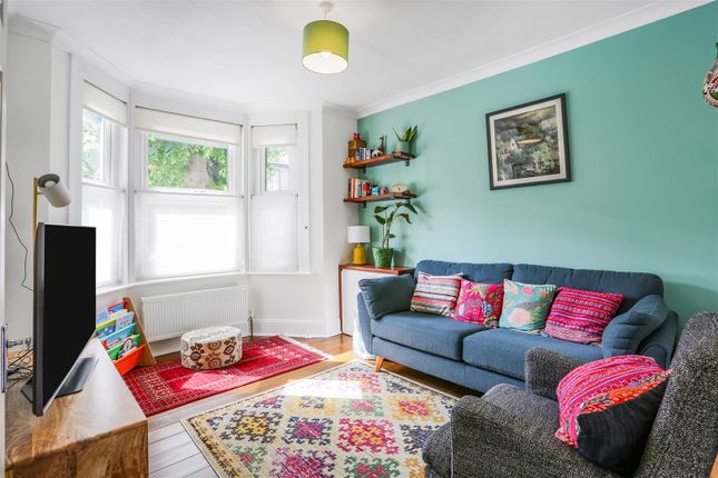 21, Mellows Road, Wallington photo 2