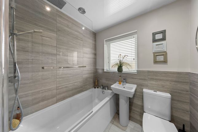 19 Flaxley Close, Warrington photo 4