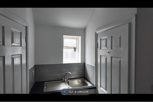 A Beverley Road, Hull photo 5