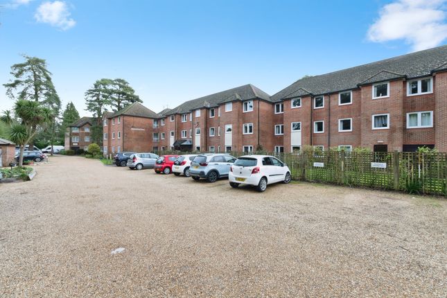 Flat 37, Alexandria Court, Glenmoor Road, Ferndown photo 2