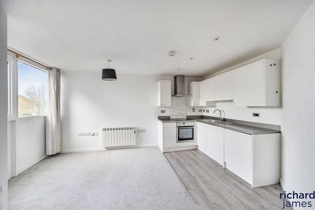 17, Avebury House, Bentham Close photo 2