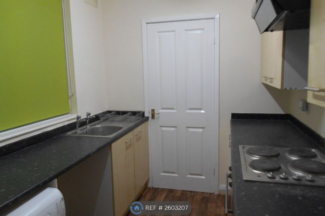 Galley Kitchen Oven, Washer Dryer