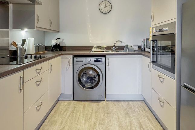 Apartment 5 Monaveen, 115 Peckham Chase, Chichester photo 2