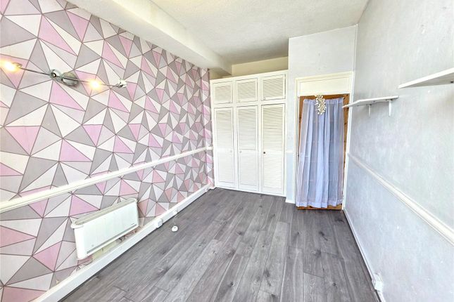 Flat 40, Stanford House,, Princess Margaret Road, Tilbury photo 4