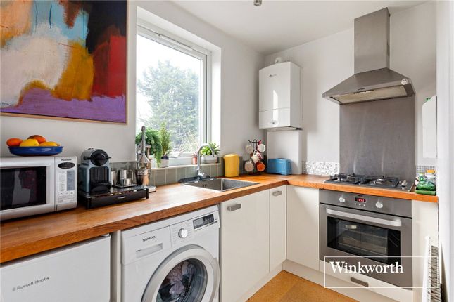 First Floor Flat, 388, Long Lane, London photo 3