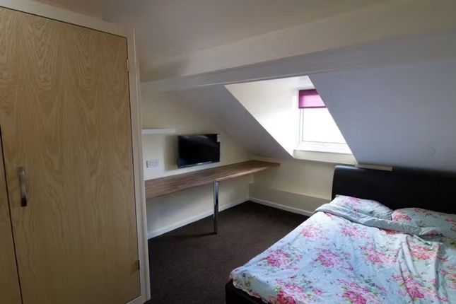 Flat to rent in Kingfisher Halls, Kingfisher Way, Loughborough