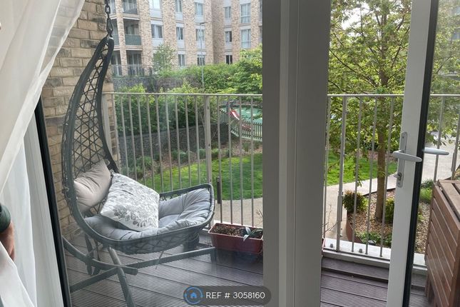 Flat, The Ridgeway Medawar Drive, London photo 5