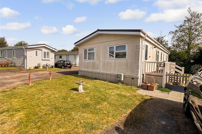 2-bed caravan on Manston Court Road, Margate, £30,000