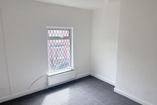 107, Cross Lane, Gorton photo 4