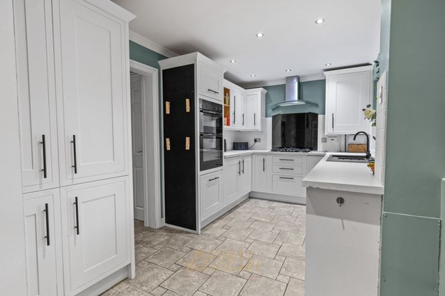 21 Capsey Road, Crawley photo 3