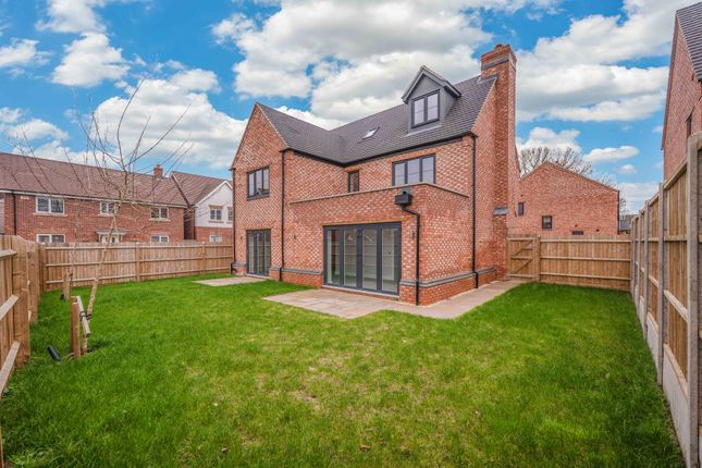 5 Spa Farm Court, Stratford-upon-Avon photo 4