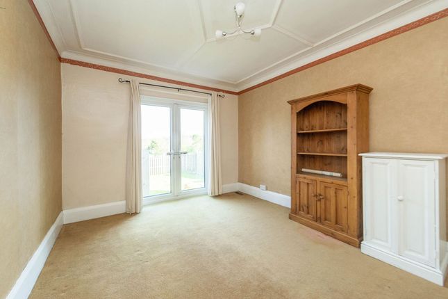 181 Warminster Road, Sheffield photo 3