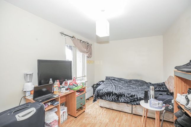 32, Lytton Street, Dundee photo 4