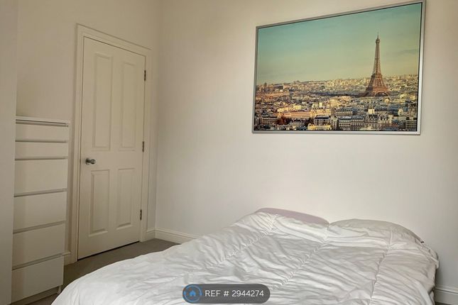 Flat, Royal Parade, Richmond photo 5