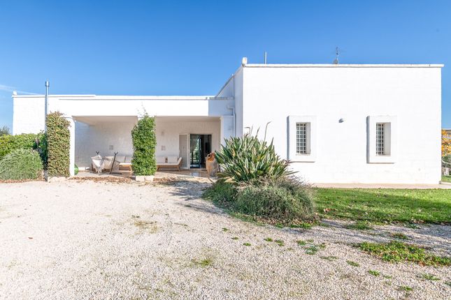 Villa for sale in Ostuni, Brindisi, Puglia, Italy, Contrada Salinola, Ostuni, Brindisi, Puglia, Italy