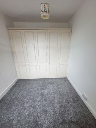 Deepdale Drive, Swinton, Greater Manchester photo 3