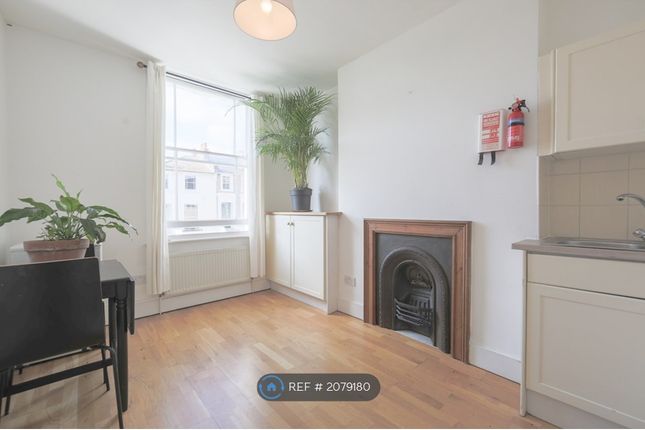Flat to rent in Marquis Road, London
