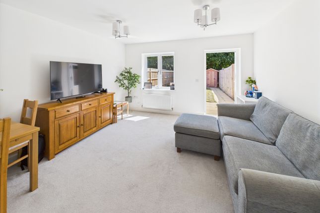 34 Phoenix Drive, Warsash, Southampton photo 3