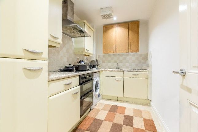 Flat 24 Aldermen Court, Constable Close, London photo 5