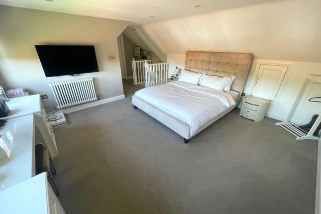 Master Bedroom 2.Jpg