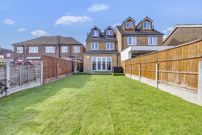 276, Lodge Lane, Collier Row photo 4