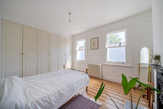 94,, Rommany Road, London photo 3