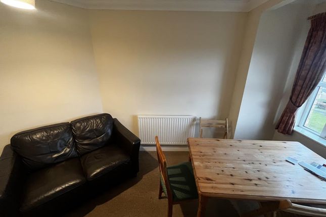 Flat to rent in Venneit Close, Oxford