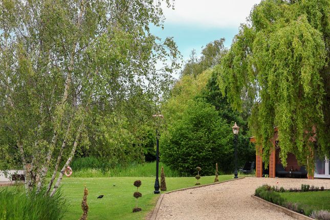 80, Lakeside Retreats, Cliff lane, Grantham photo 3