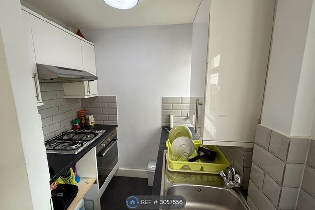 Linden House High Road, London photo 5