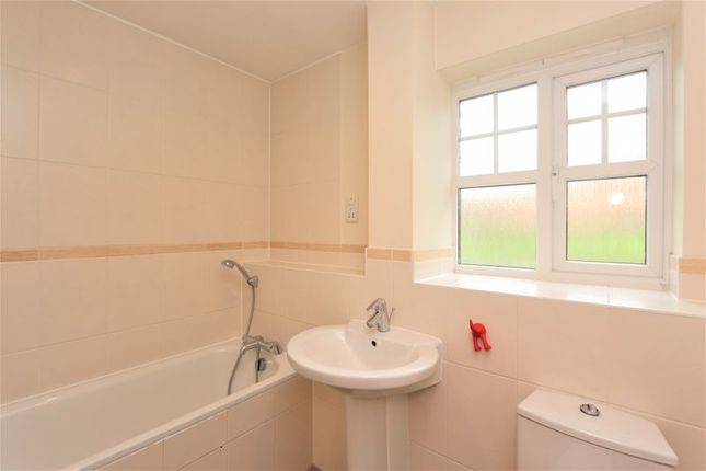 Detached house to rent in Douglas Close, Ilford