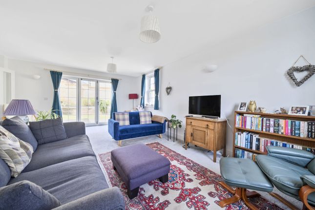 3, Falcon Close, Ilminster photo 3