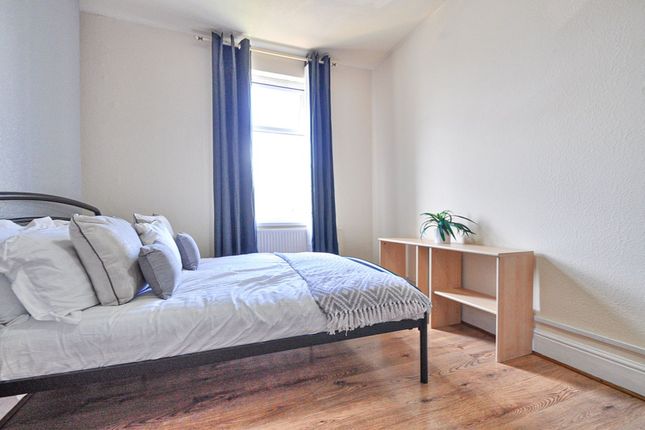 Room 3 146 Caerleon Road, Newport photo 2